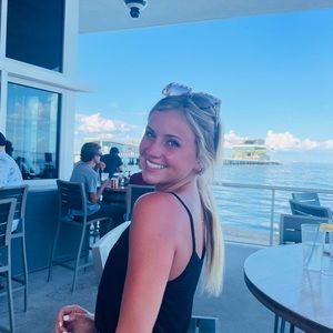 Meet your Posher, Lydia